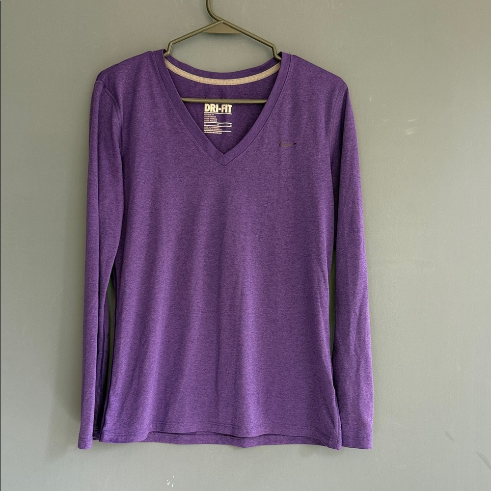 Nike Women's V-Neck Purple Long Sleeve Tee